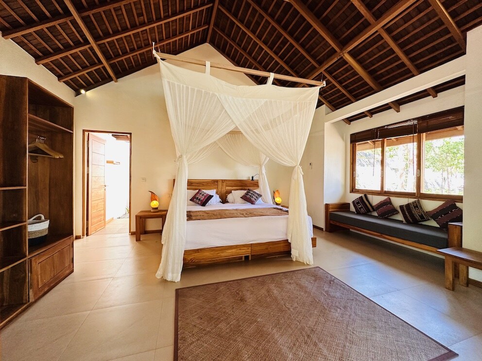 Oceanfront Standard Bungalow