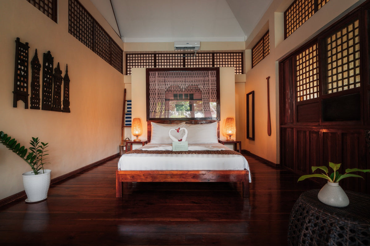 Pool View Queen Room