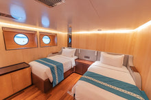 M/Y Black Pearl — Deluxe Twin Cabin
