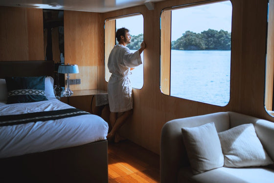 M/Y Black Pearl — Master Sea View Cabin