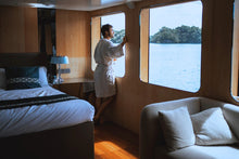 M/Y Black Pearl — Master Sea View Cabin