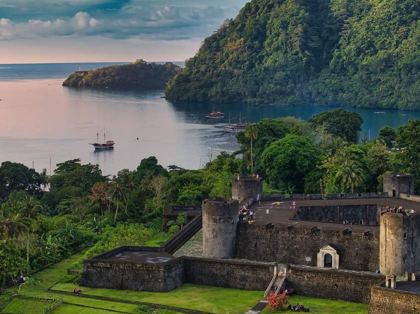 Calico Jack — Banda Neira & Misool — Sorong to Ambon — 11 Nights