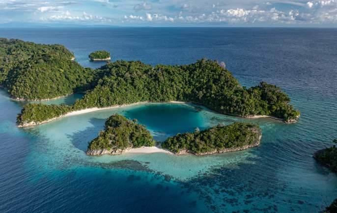 Calico Jack — Cenderawasih Bay — Nabire to Manokwari — 11 Nights