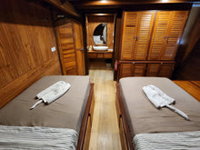 Dancing Wind — Lower Cabin Twin Share