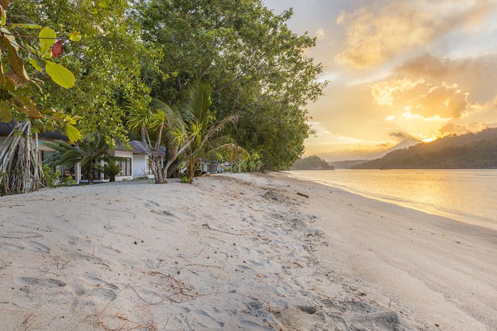 Eco Divers Lembeh / White Sands Beach Resort