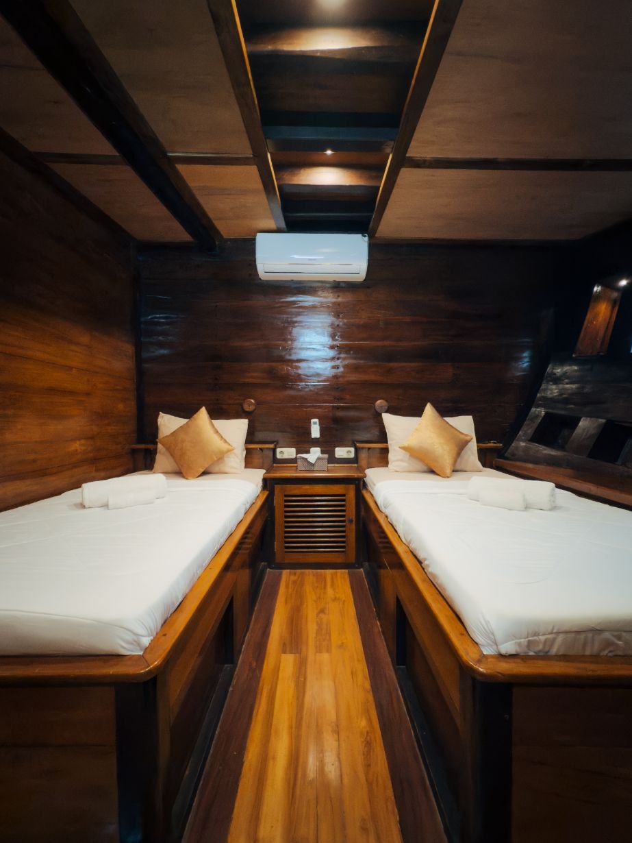 Twin Share — Lower Deck