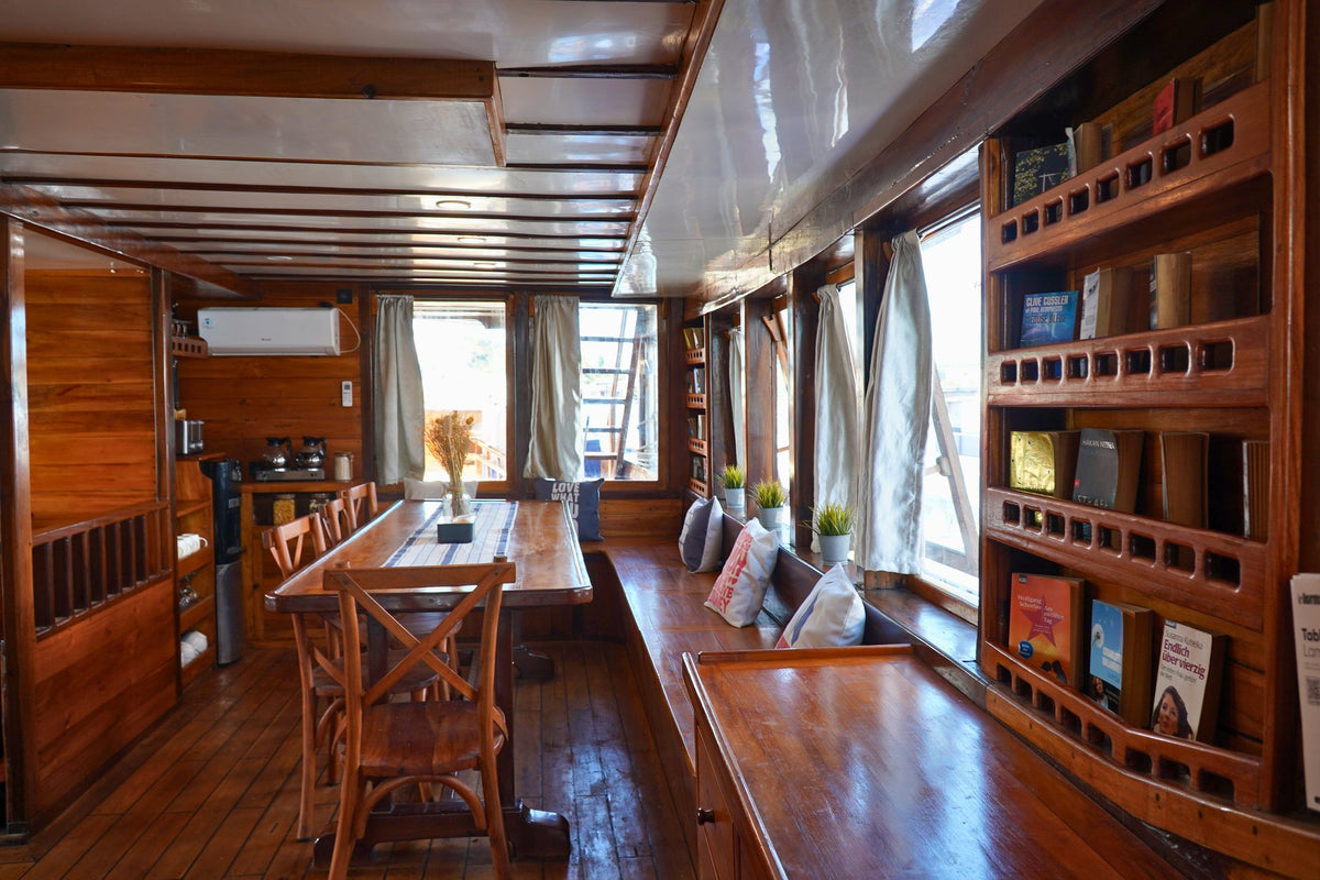 Kurabesi Nusantara — Halmahera: Ternate – Tulehu — 7 Nights