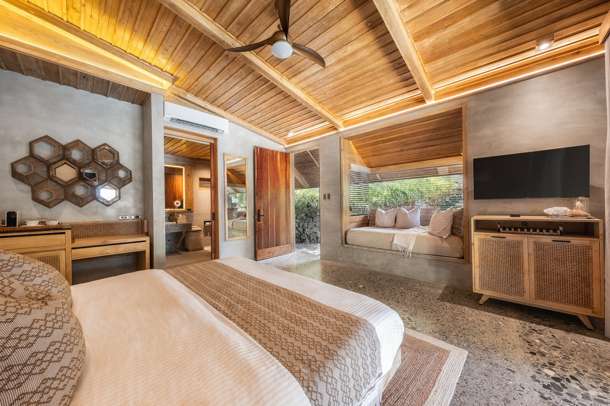 Poolside Suite