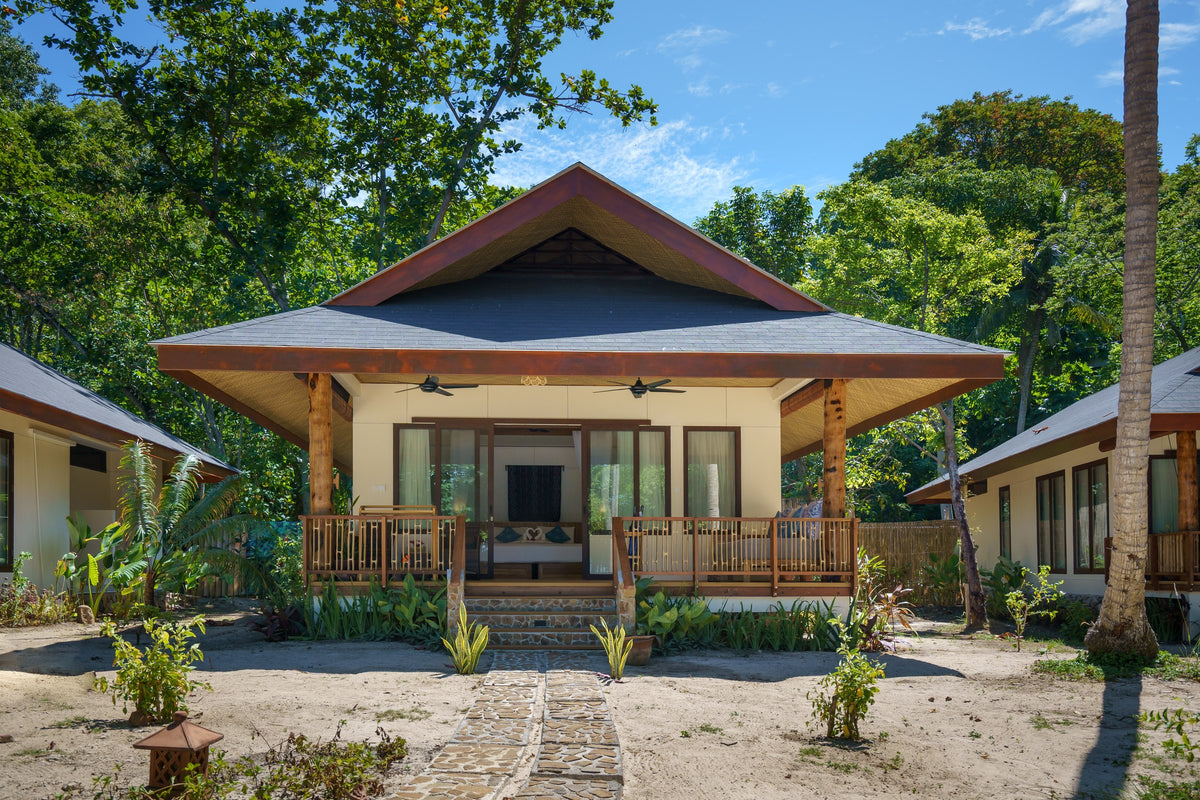 Premium Oceanfront Cottage