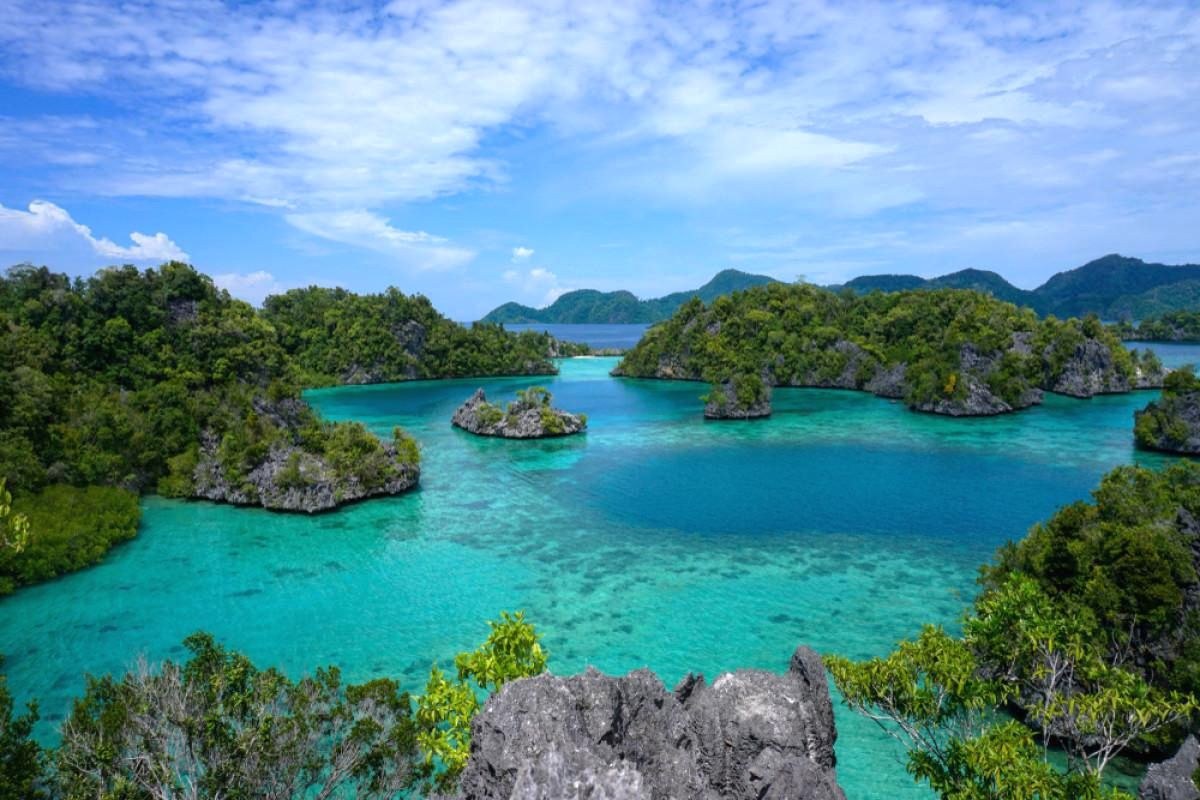 Nomad Bugis — Bajau "Sea Nomads" & Banggai Archipelago