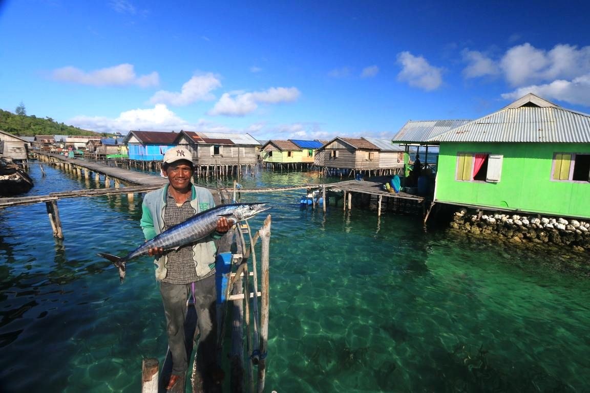 Nomad Bugis — Bajau "Sea Nomads" & Banggai Archipelago