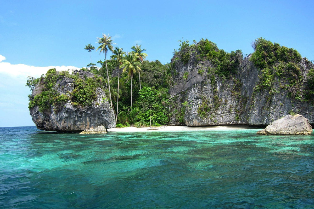 Nomad Bugis — Exploration: Raja Ampat & Banda Sea