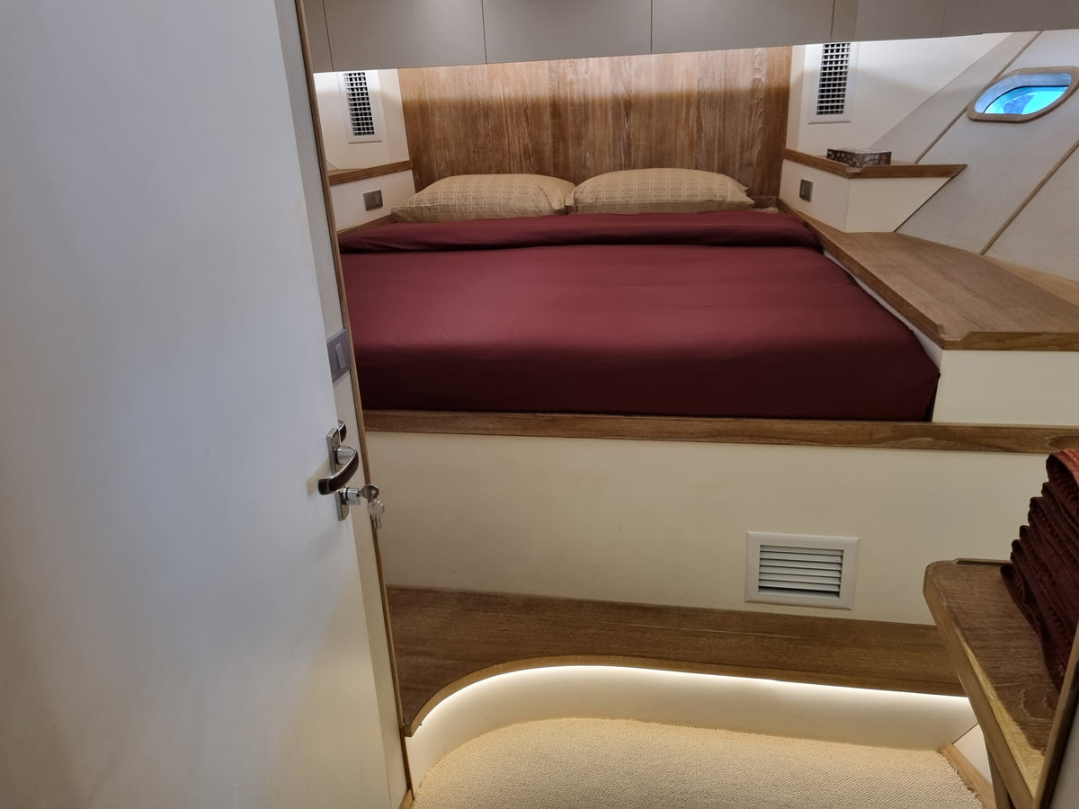 Philippines Explorer II — Deluxe Double Cabin