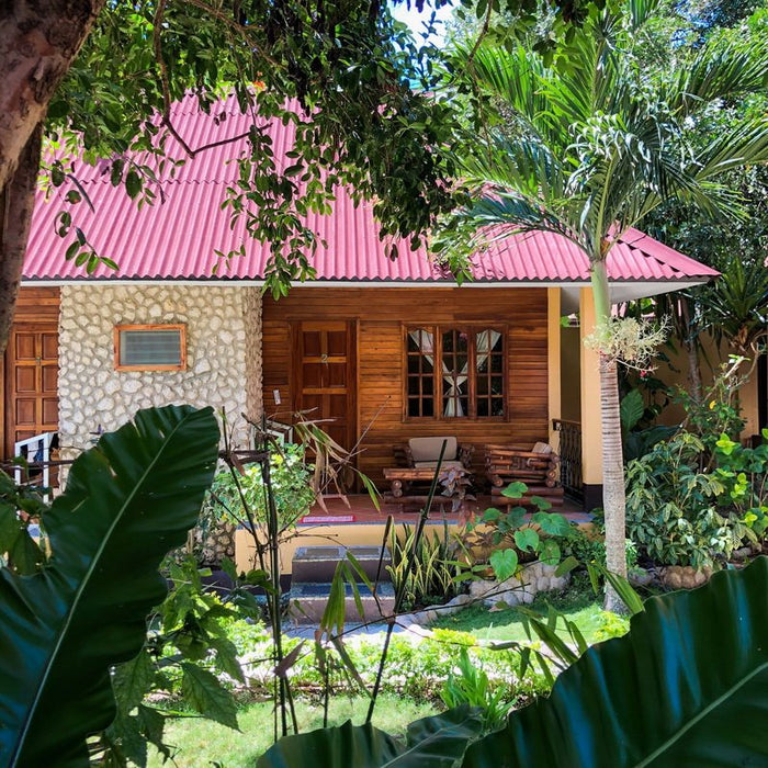 Savedra Dive Center / Tipolo Beach Resort