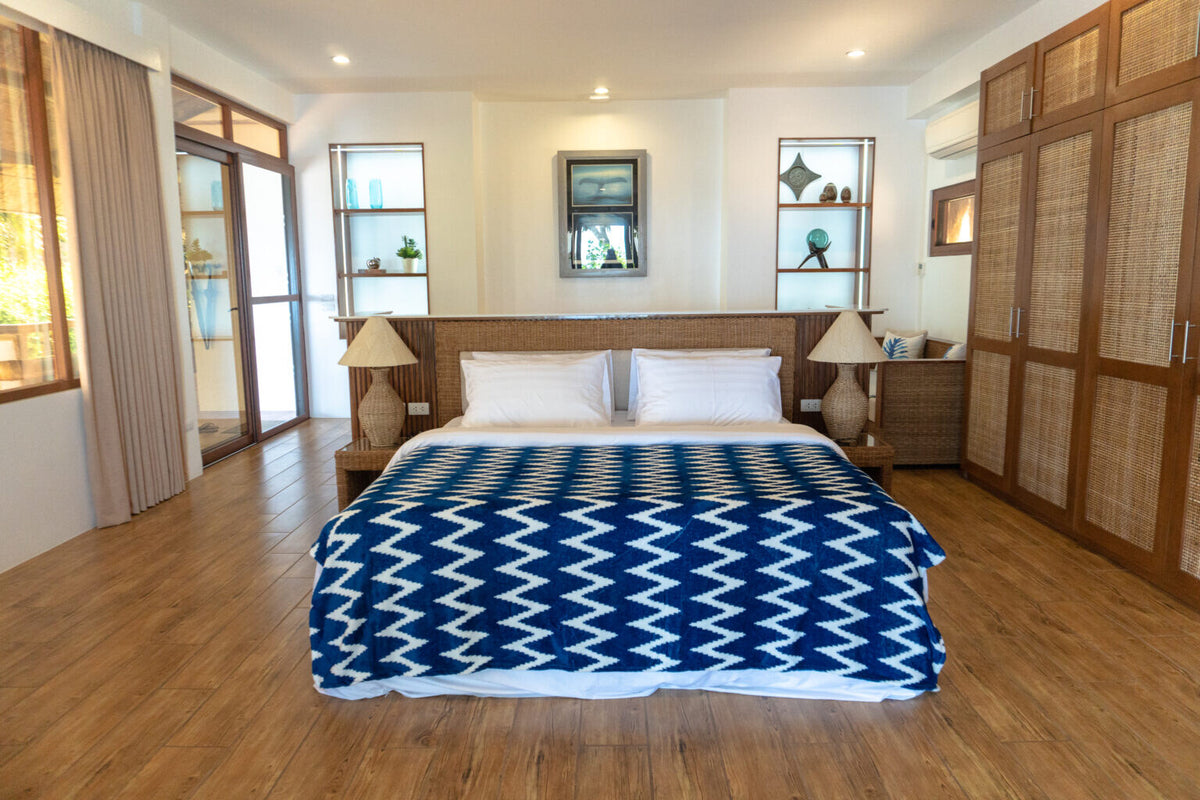 Honeymoon Suite