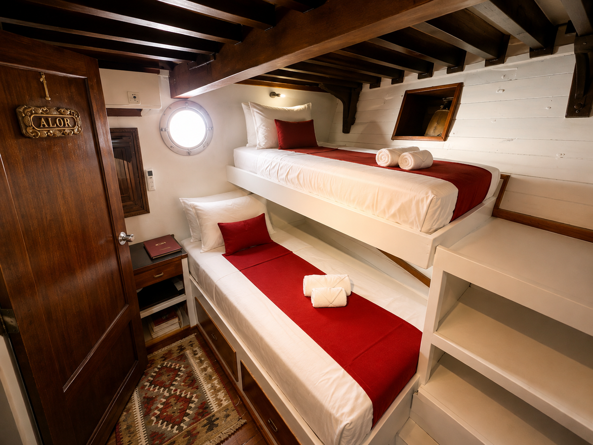 Lower Deck Twin Bunk Cabin