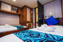 Solomons Master — Classic Twin Cabin