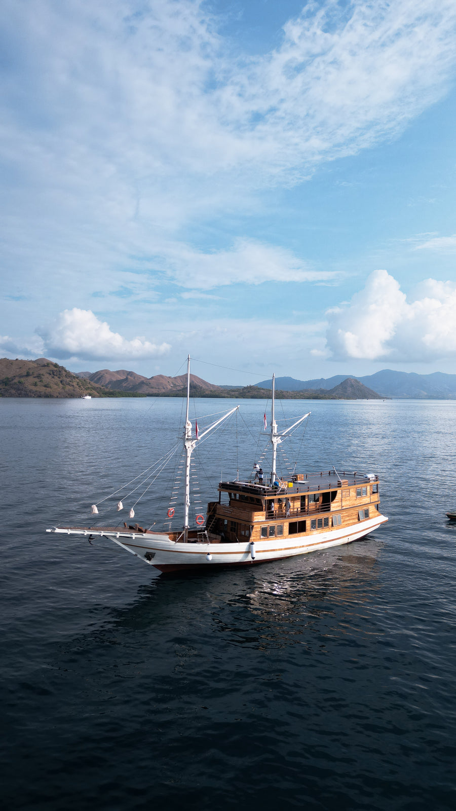 Sundari Voyages