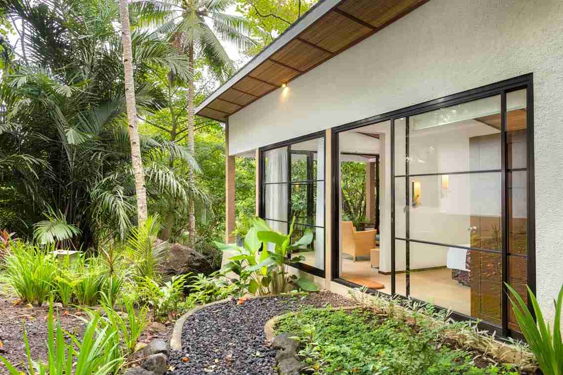 Thalassa Manado bungalow - view 2
