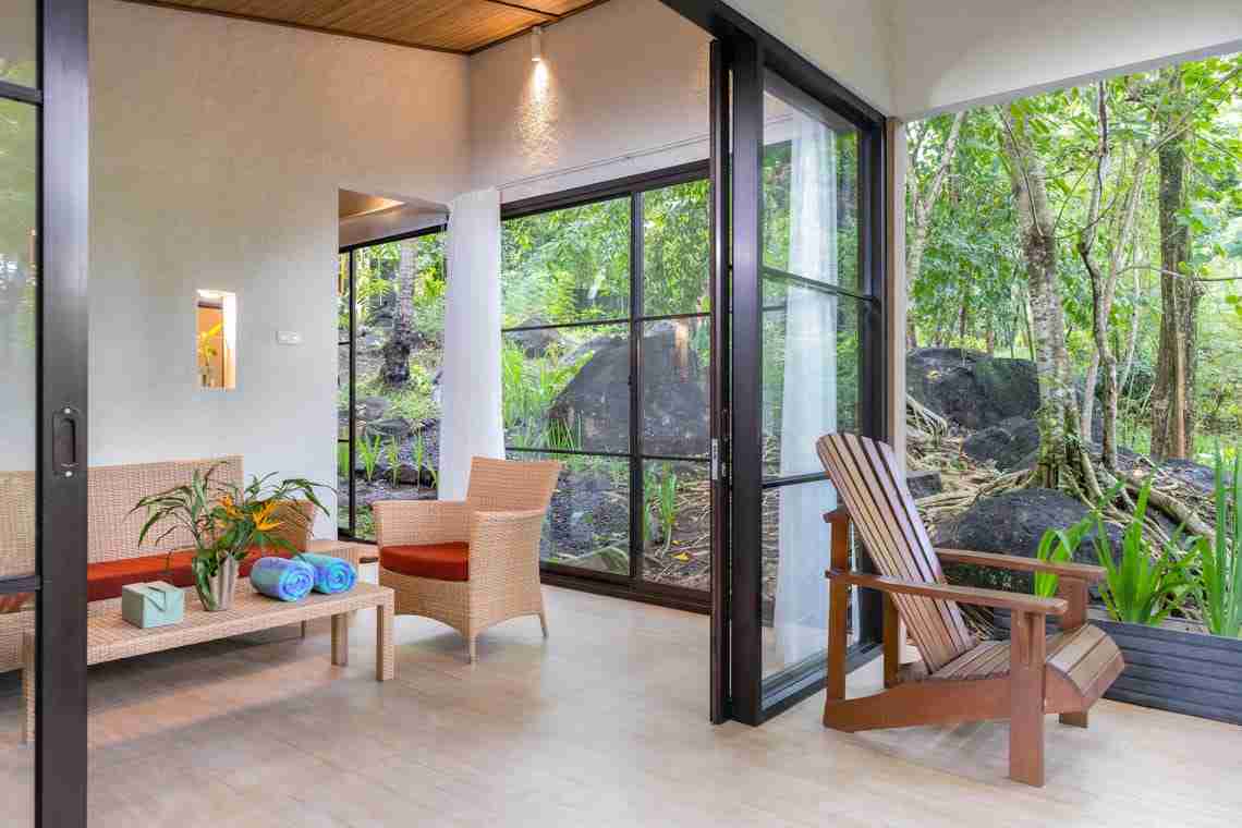 Thalassa Manado bungalow - view 3