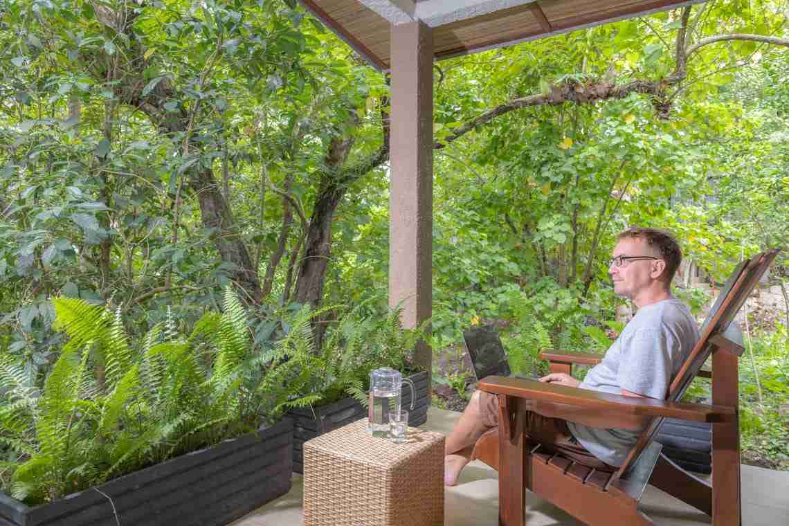 Thalassa Manado bungalow - view 4