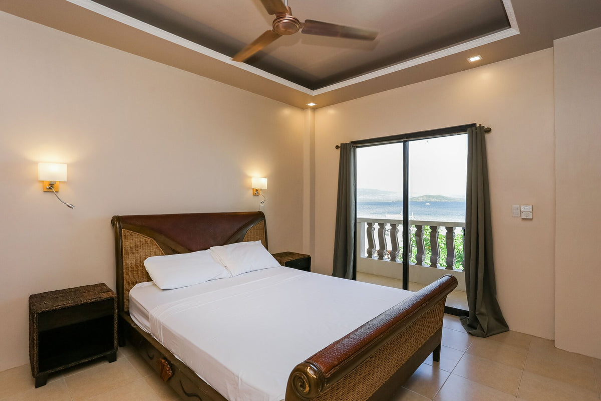 Sea-view Deluxe Room